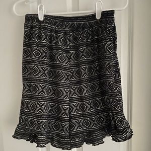 LuLaroe Black and white Jude shorts